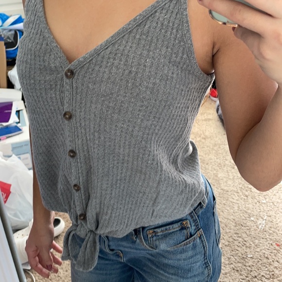 Triangle Button Up Tank - Picture 3 of 4
